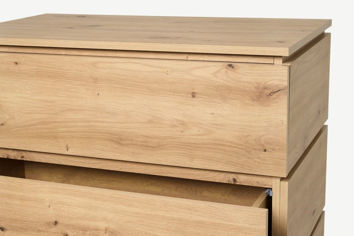 Mera 4 Drawer Chest in Sun-Lit Oak Effect